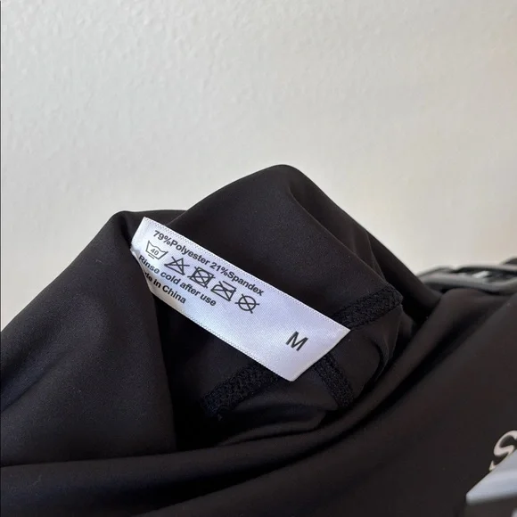 NWOT Skinnify Black Resistance Band High-Rise Ruched Leggings size Medium - Picture 5 of 5